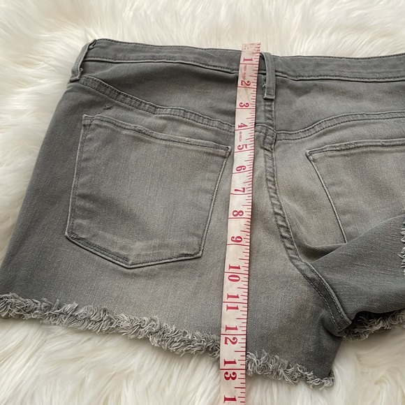 Mossimo Gray Shorts - Picture 5 of 6